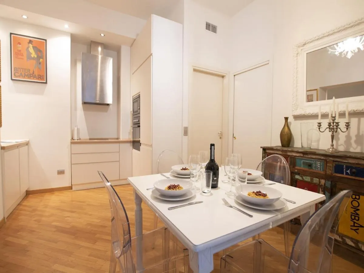 The Best Rent - Cozy Two-Bedroom Apartment In Porta Romana District 밀라노 이탈리아