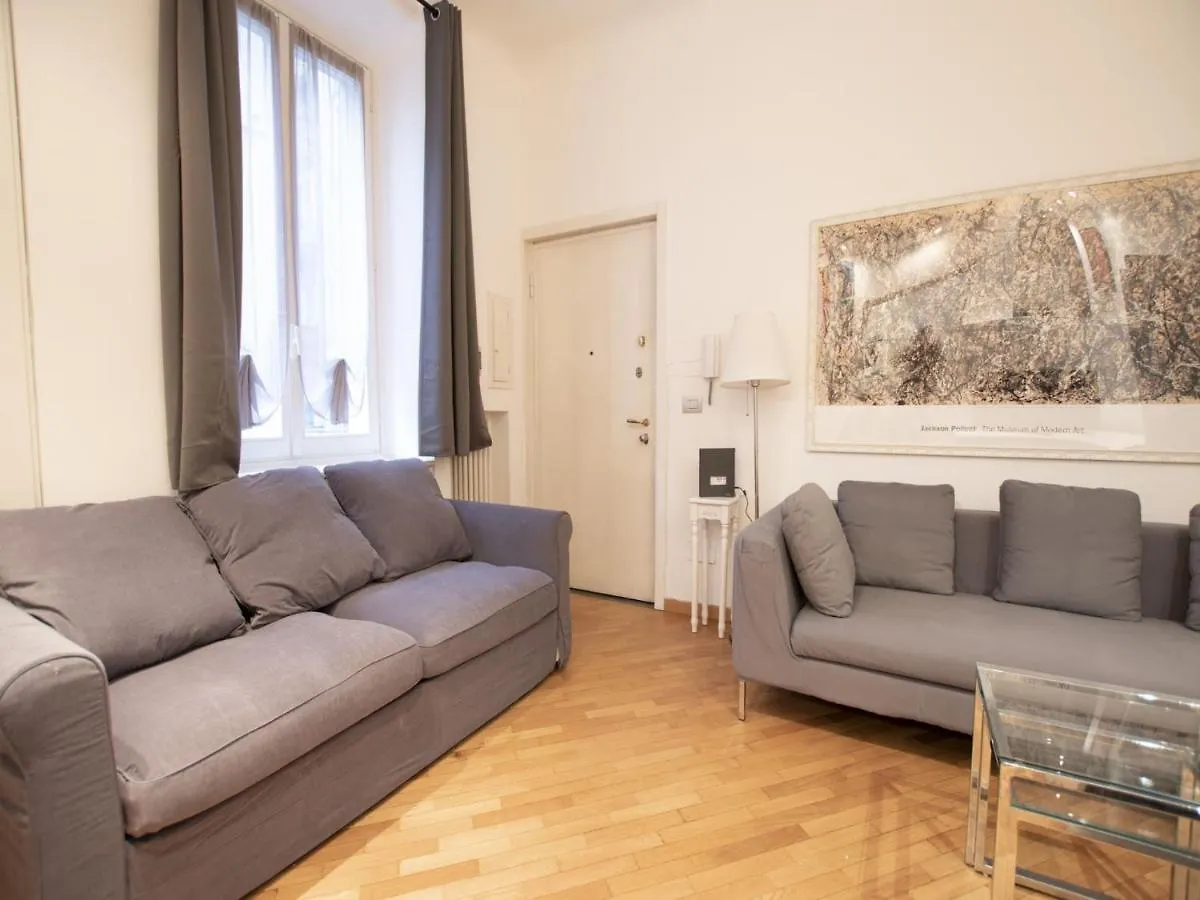 The Best Rent - Cozy Two-Bedroom Apartment In Porta Romana District 밀라노